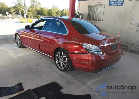 2016 Mercedes-Benz C 300 z USA, uszkodzony, nr VIN WDDWF4JB8GR151955